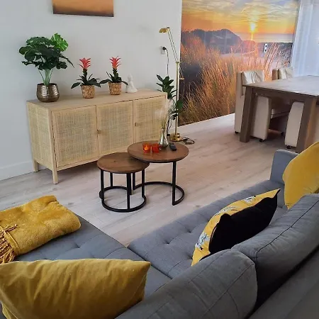 Сasa de vacaciones Happy House -Lovely Holiday Home Near The Beach *